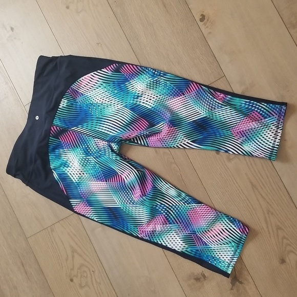 XERSION womens cropped geometric print legging with key pocket - Picture 3 of 7